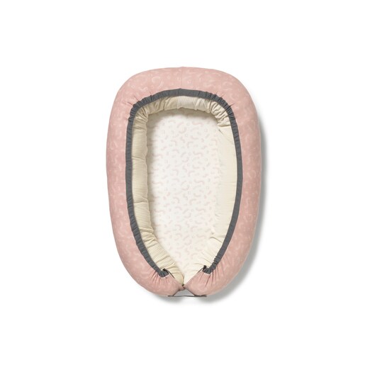 Baby sleep nest in Arc pink