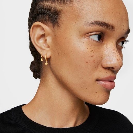 Short Hoop individual earring with 18kt gold plating over silver and star motif TOUS Grain