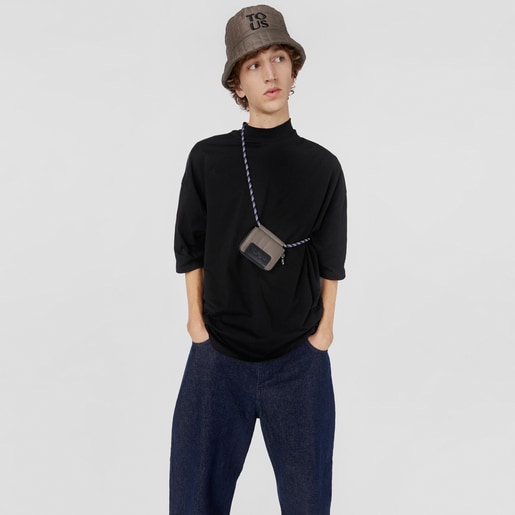 カーキカラーのハンギングコインパース TOUS Empire Padded