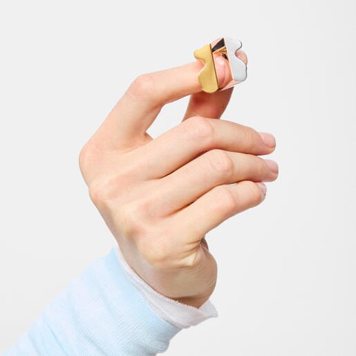 مجموعة خواتم مُرصّعة بحلية على شكل دبدوب بدرجتَي لون من تشكيلة TOUS 1954