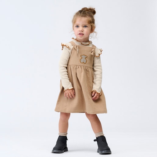 Girls outfit in Brown beige