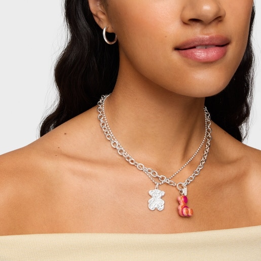 シルバーとリサイクルペーパーを組み合わせた、22 mm 大のベア・ペンダントトップ Bold Bear