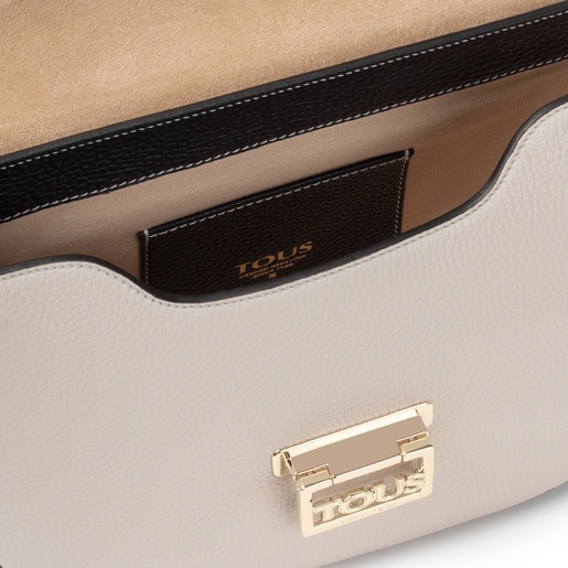 Bandolera mediana de piel beige y negra TOUS Legacy