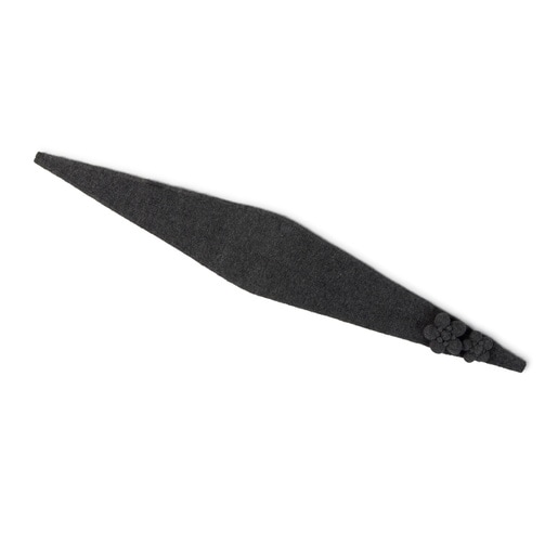 وشاح صغير باللون الرمادي الداكن من التشكيلة TOUS Daisy