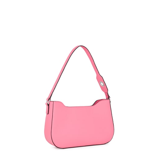 Daisy Violate behind Pink leather TOUS Legacy Baguette bag | TOUS