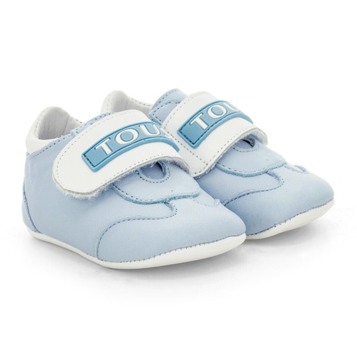 Leather sports bootees with touch strap fastening