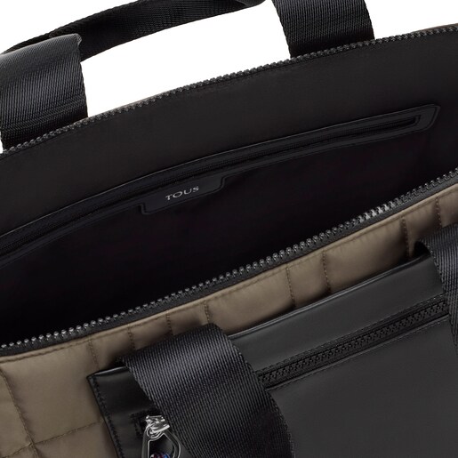 カーキカラーのショッピングバッグ TOUS On The Go