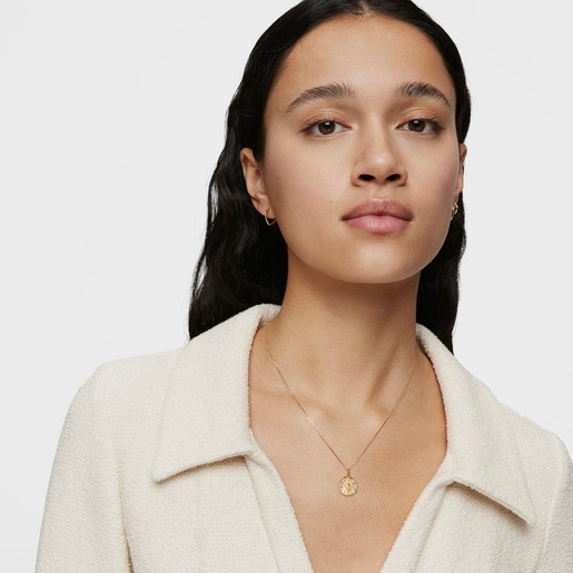 Medalla virgen de oro con brillantes Tamara Falcó X TOUS