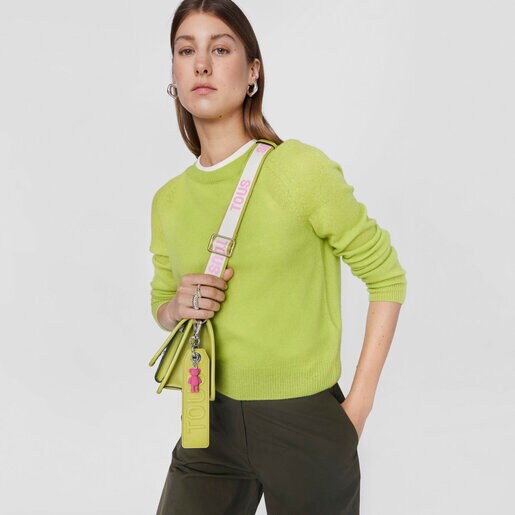 ハンドメイド お守りチャーム マスタードイエロー&ライムグリーン ハンドメイド お守りチャーム マスタードイエロー&ライムグリーン