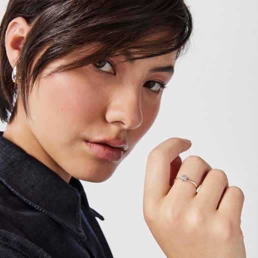 Серебряное кольцо с цветком Fragile Nature