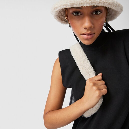 Средняя сумка-кроссбоди New Audree с черной овчиной