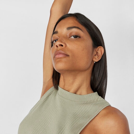 Pendiente aro de oro con motivo corazón Basics