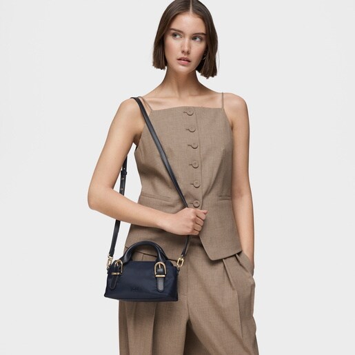 ネイビーブルーのスモールボーリングバッグ TOUS Buckles Soft