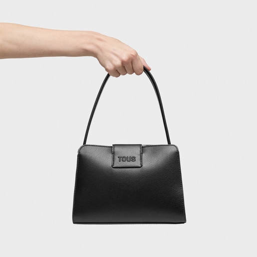 حقيبة واسعة صغيرة الحجم باللون الأسود من تشكيلة TOUS Kaos Icon