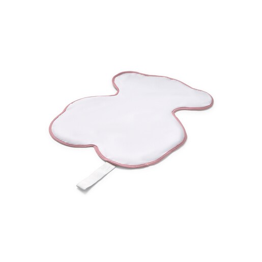Bear-shaped travel changing mat in Soft pink
