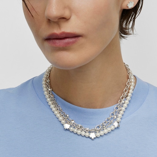 Bold Motif Necklace with cultured pearls and flower motifs in silver