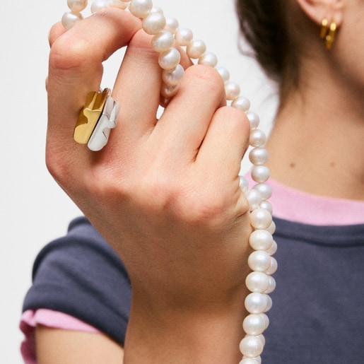 قلادة على شكل دبدوب مُرصّعة بحلية على شكل قفل بدَرجتَي لون مقاس 26 مم من تشكيلة TOUS Unlock