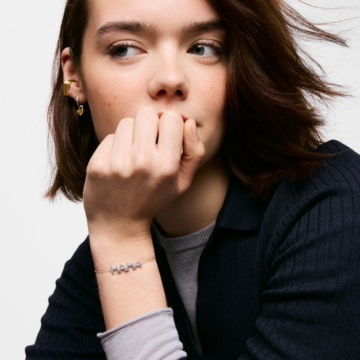 سوار بسلسلة من الفضة مرصّع بحليات من تشكيلة TOUS Mama