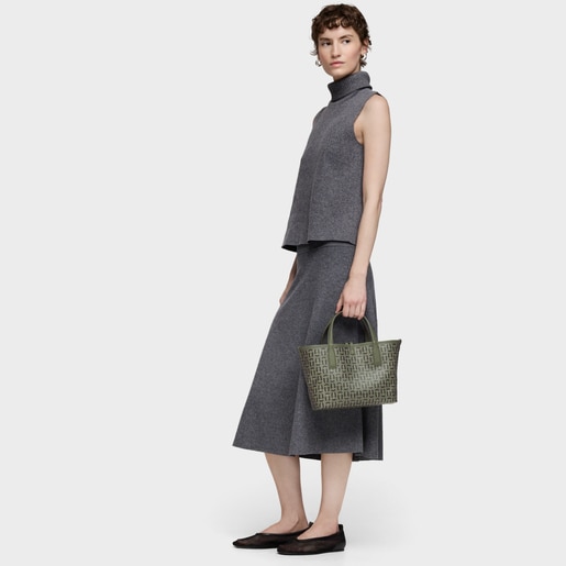 حقيبة أحمال خفيفة متوسطة الحجم بوجهين مزدوجة الاستخدام باللون الكاكي من تشكيلة TOUS Manifesto