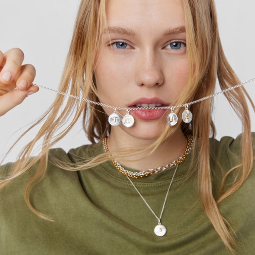 قلادة ميدالية TOUS Alphabet حرف D من الفضة وفيرميل الفضة