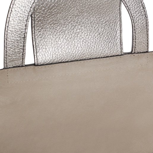 Μεσαίου μεγέθους τσάντα ώμου TOUS Dora από δέρμα σε ασημί χρώμα