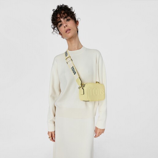 תיק צד TOUS La Rue בסגנון כתבים בצבע צהוב