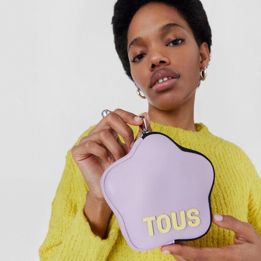 モーブカラーのフラワー型コスメポーチ TOUS Carol