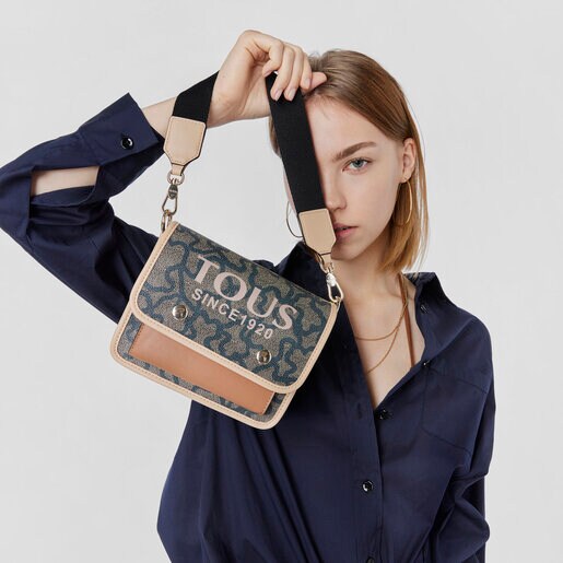 תיק צד Audree Kaos Icon בגודל קטן בצבע שחור