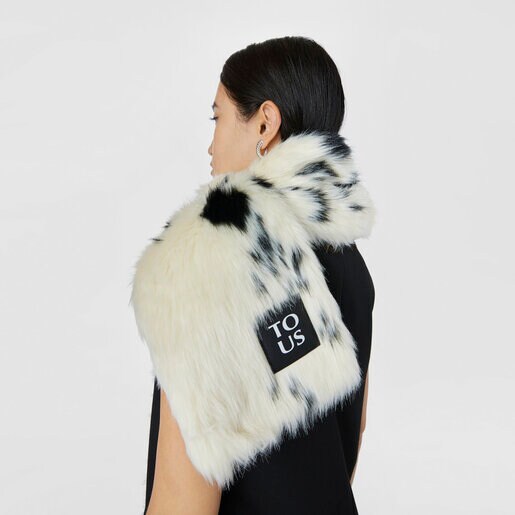 وشاح Pop Warm من TOUS باللونين الأسود والأبيض