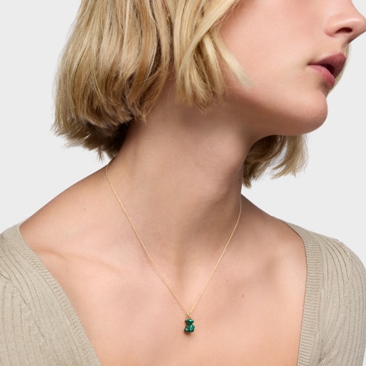 قلادة Bold Bear صغيرة على شكل دبدوب من الملكيت والذهب عيار 14 قيراطًا