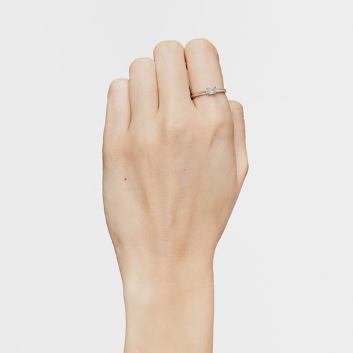 Anillo solitario de platino con diamante talla esmeralda creado en laboratorio Les Classiques LGD