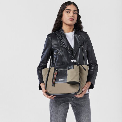 כיסוי בקבוק TOUS Empire Cotton בצבע חאקי