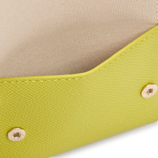 ライムグリーンのエンベロープ型キーホルダー TOUS La Rue