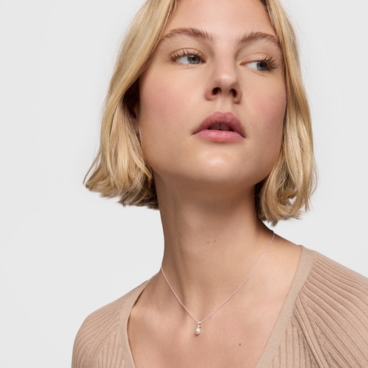 عِقد قصير من الفضة واللؤلؤ المستنبت في المياه العذبة مقاس 6.5 مم من تشكيلة TOUS Icon Pearl