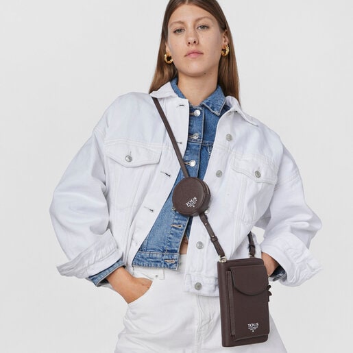 ブラウンカラーのウォレット付きハンギング・スマホポシェット TOUS Funny