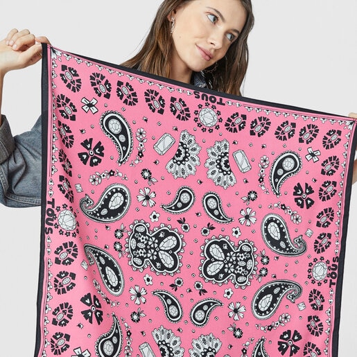 ピンクカラーのバンダナスカーフ TOUS Gems