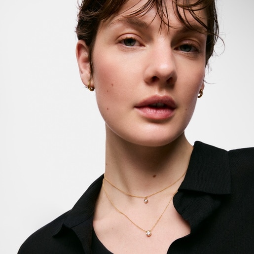 عِقد صغير الحجم من الفضة المطلية بالذهب عيار 18 قيراطًا والمرصعة بالماس المُصنع في المختبر من تشكيلة Line LGD