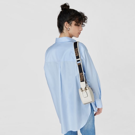 תיק צד TOUS La Rue בסגנון כתבים בצבע שנהב