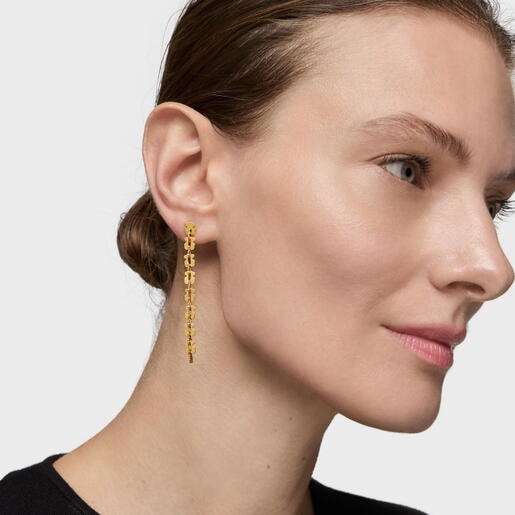 Pendientes largos de acero en color dorado con motivos oso Carrusel