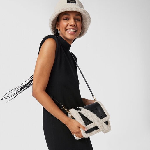 Средняя сумка-кроссбоди New Audree с черной овчиной
