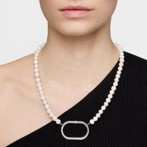 シルバーと8 mm大のパールのネックレス Hold