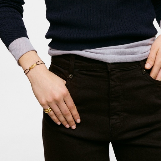 سوار من الفضة المطلية بالذهب عيار 18 قيراطًا مُرصّع بالنايلون من تشكيلة TOUS Mom