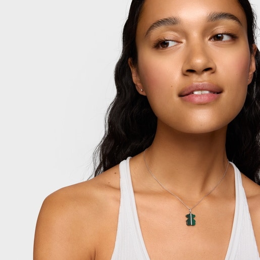 ダイヤモンド、マラカイト、14ktホワイトゴールドのベアペンダントトップ Sweet Dolls