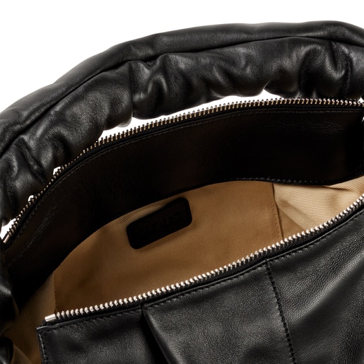 Saca mediana de piel negra TOUS Soft