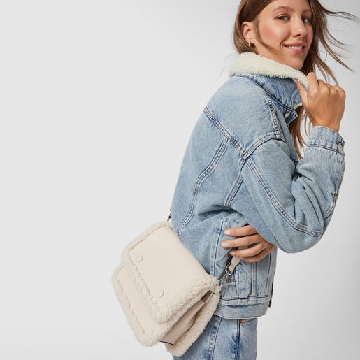 Средняя сумка-кроссбоди New Audree с бежевой овчиной