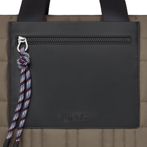 カーキカラーのショッピングバッグ TOUS On The Go