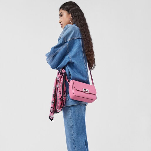 ピンクカラーのレザー製スモールクロスボディバッグ TOUS Legacy