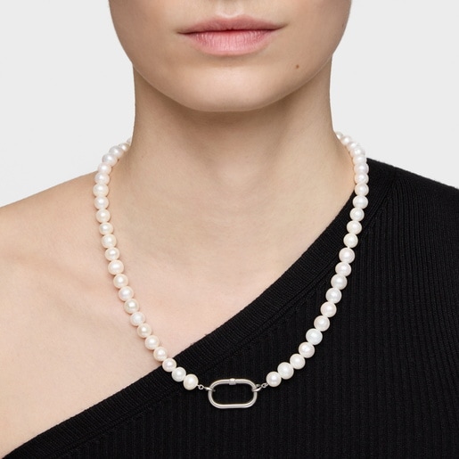 シルバーと8 mm大のパールのネックレス Hold