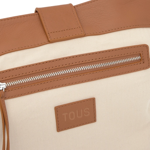 حقيبة كتف من الجلد متوسطة الحجم باللون الجملي من التشكيلة TOUS Hold