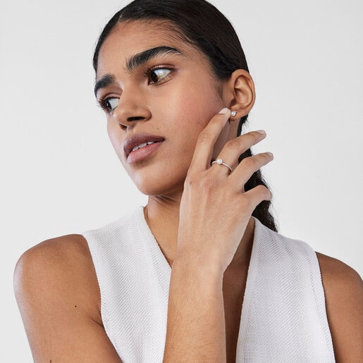 Les Classiques Ring in White gold with Diamonds and Pearl